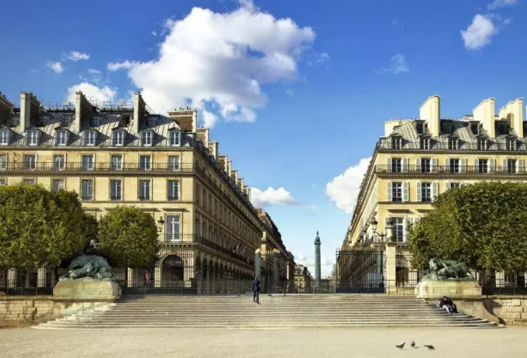 Επενδυτές από το Ντουμπάι απέκτησαν ξενοδοχείο στο Παρίσι